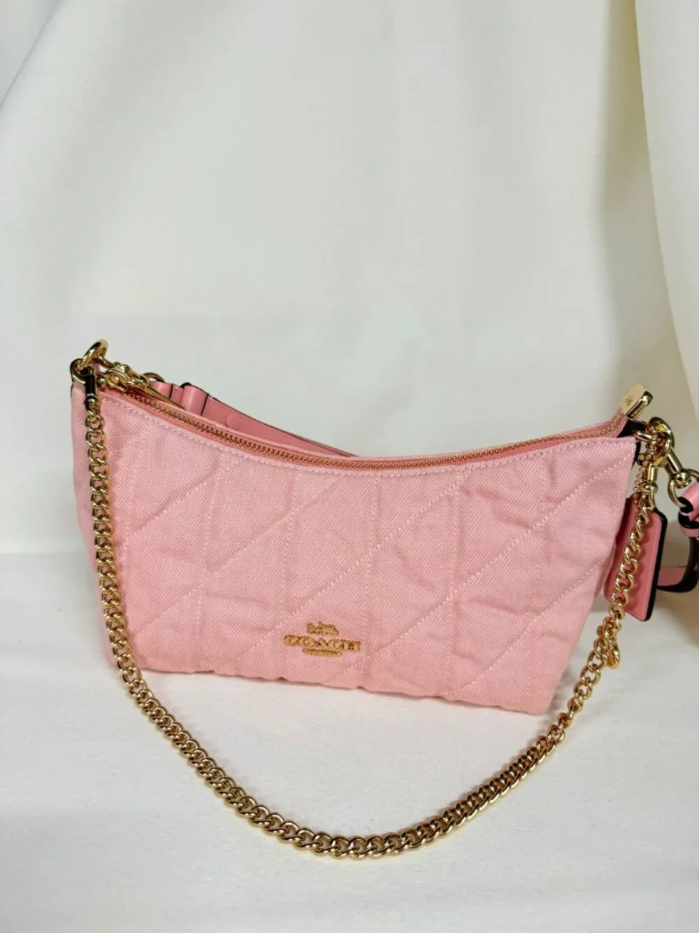 coach Caitlin Shoulder Bag In Regenerative Cotton With Quilting And Charm ceq62